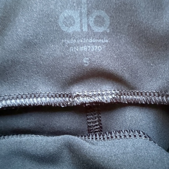 ALO Yoga Black Leggings for Women - Picture 4 of 7